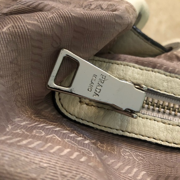 Prada bag - Picture 6 of 8